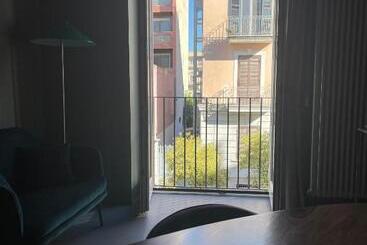 تختخواب و صبحانه A&f