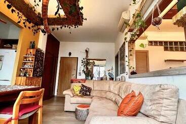 Bed and Breakfast Garden Room With Shared Bathroom   Central Station