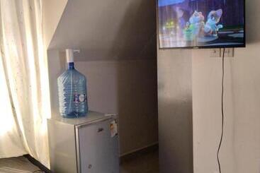 تختخواب و صبحانه Penthouse Studio