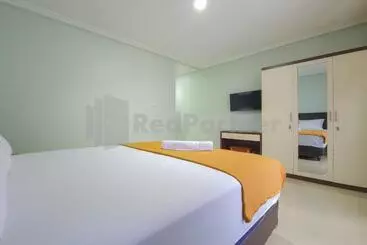 ホテル Semeru Guest House Redpartner