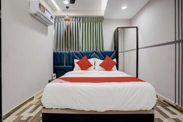 Oyo Flagship Hotel Lavish