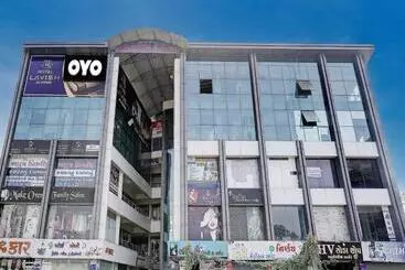 Oyo Flagship Hotel Lavish