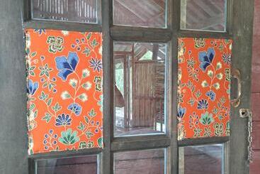 Albergue Big Hug Home Nok Kao House