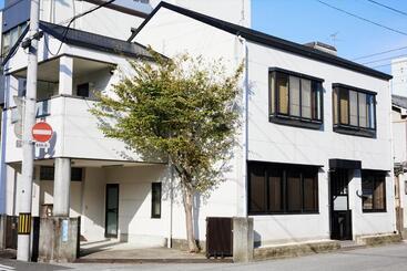 Hostel Stay Uwu 001 Gallery House 一棟貸切 まちのギャラリー