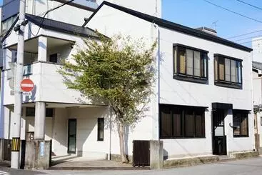 ユースホステル Stay Uwu 001 Gallery House 一棟貸切 まちのギャラリー