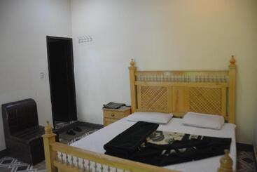 Balakot Views Hotel By Lmc