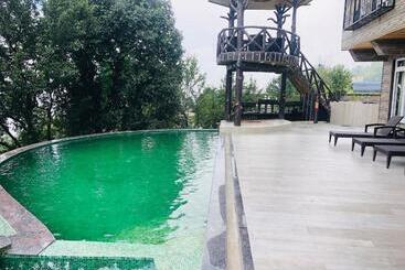 فندق Katson Castle Dharamshala