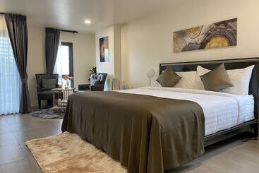 Norn Riverside Bangkok Hotel   นอนริมน้ำ