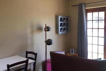 تختخواب و صبحانه Hartzflat