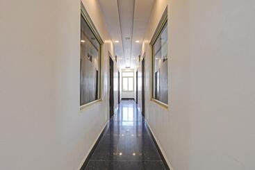 Spot On 81139 Hotel Pearl Inn