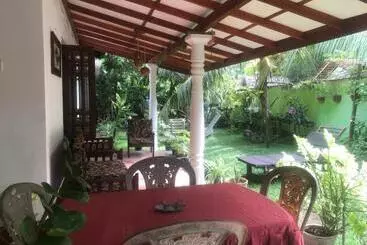 Bed & Breakfast Beach House Madiha