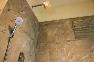 هتل Sourav Park Inn