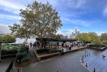 River Thames View Entire Apartment Next To Tate Modern And St Paul Cathedral