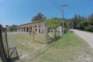 ペンション Suítes Casa Amarela Da Ferrugem
