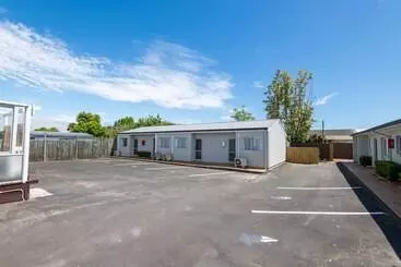 Aurora City Suites Motel