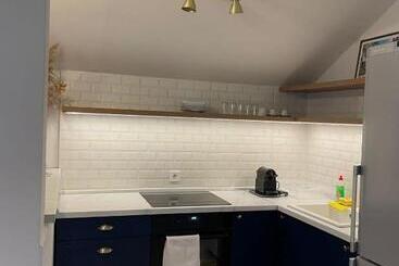 تختخواب و صبحانه Guest House Zamak