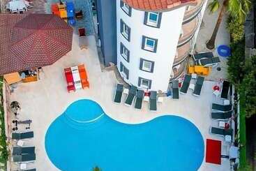 هتل Meryam Deluxe Suit