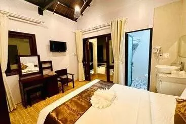 هتل The Poplar Resort