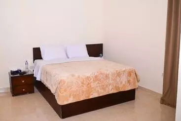 پانسیون Pyramid View Inn