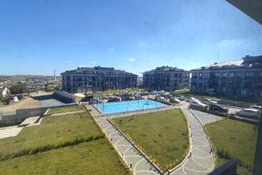 Aparthotel Sky Park Suites