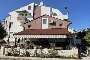 Aparthotel Galya Guest House