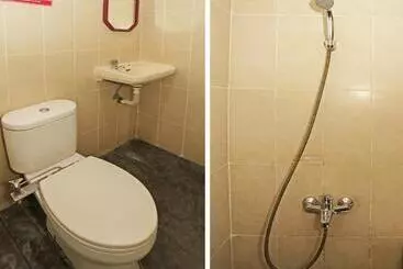 ホテル Ciputat By Oyo