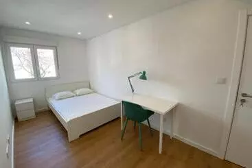 Majatalo Carcavelos Beach Walking Distance Room