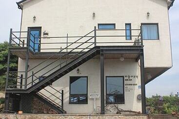 Pensão Jeju Baramuieondeok Guest House