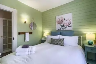 Rocklyn Inn Bed & Breakfast