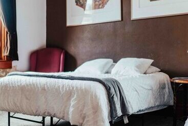 בית מלון כפרי Town Hall Inn