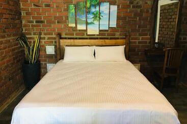 פנסיון Euro Star Holiday Inn