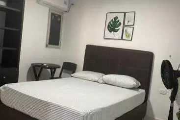 ペンション Hostal Marjul