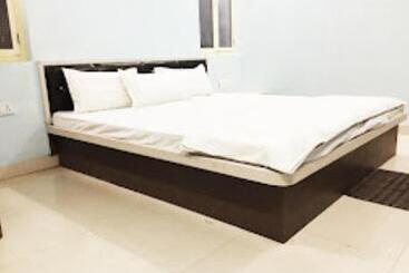 The White Canyon Hotel , Varanasi