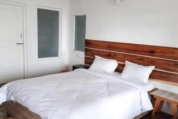 مبيت وإفطار Aaravi Garden Homestay