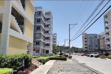 Lägenhetshotell Forevermc Condotel