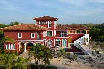 Hotelli Hacienda Resort   Mae Phim