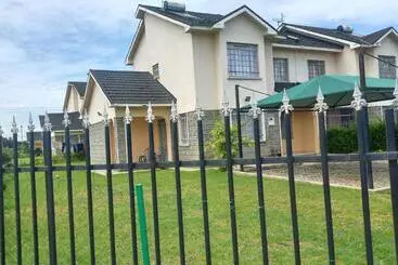 Pensjonat Amreff Nyumbani Villas
