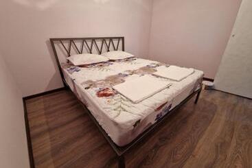 پانسیون Selina Guest House