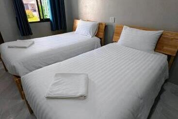 Szálló ลีลาโคซี่ รีสอร์ท ณ สิชล