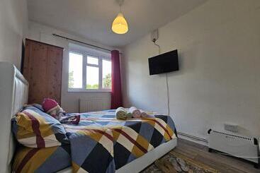 Pensão Confortable Room Close Hide Park