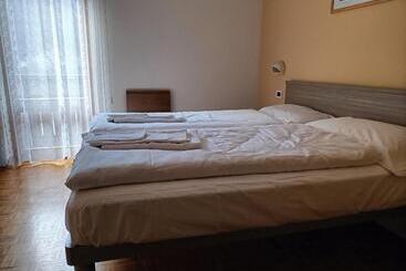 בית מלון כפרי Albergo Al Lago