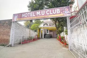 Hotel Fabexpress Mu Club
