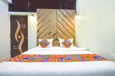 Hotel Fabexpress Mu Club