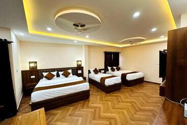 ホテル Navarathna Comforts