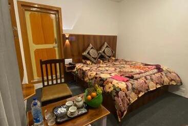 پانسیون The Gulmarg Palace