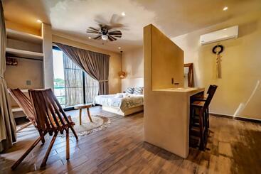 アパートホテル The Teodoro