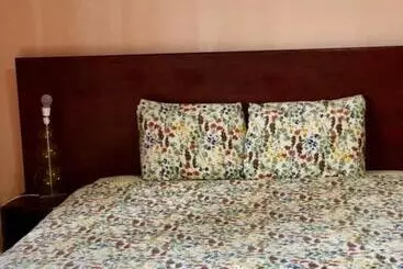 تختخواب و صبحانه Sarf Travelers Motel