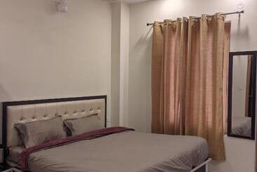 پانسیون Knights Inn