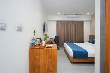 Hotel Pride Elite Wellness Resort Becharaji Near Becharaji Railway Station