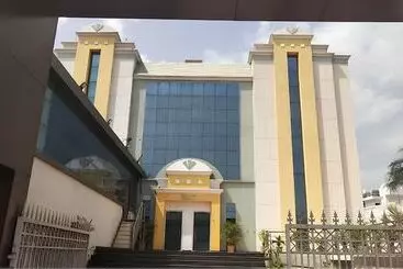 ホテル Club 7 Resort And Banquets